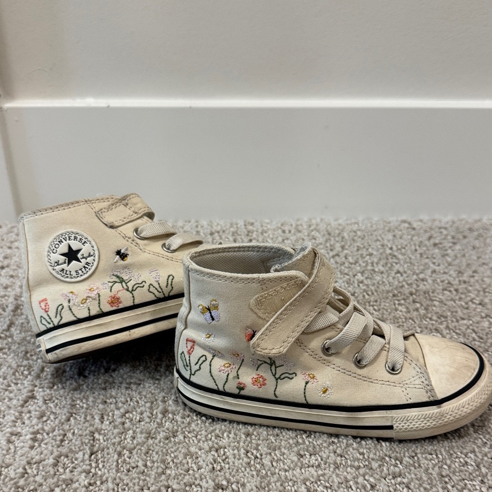 Converse Kids High-Tops - Beige with Floral Embroidery